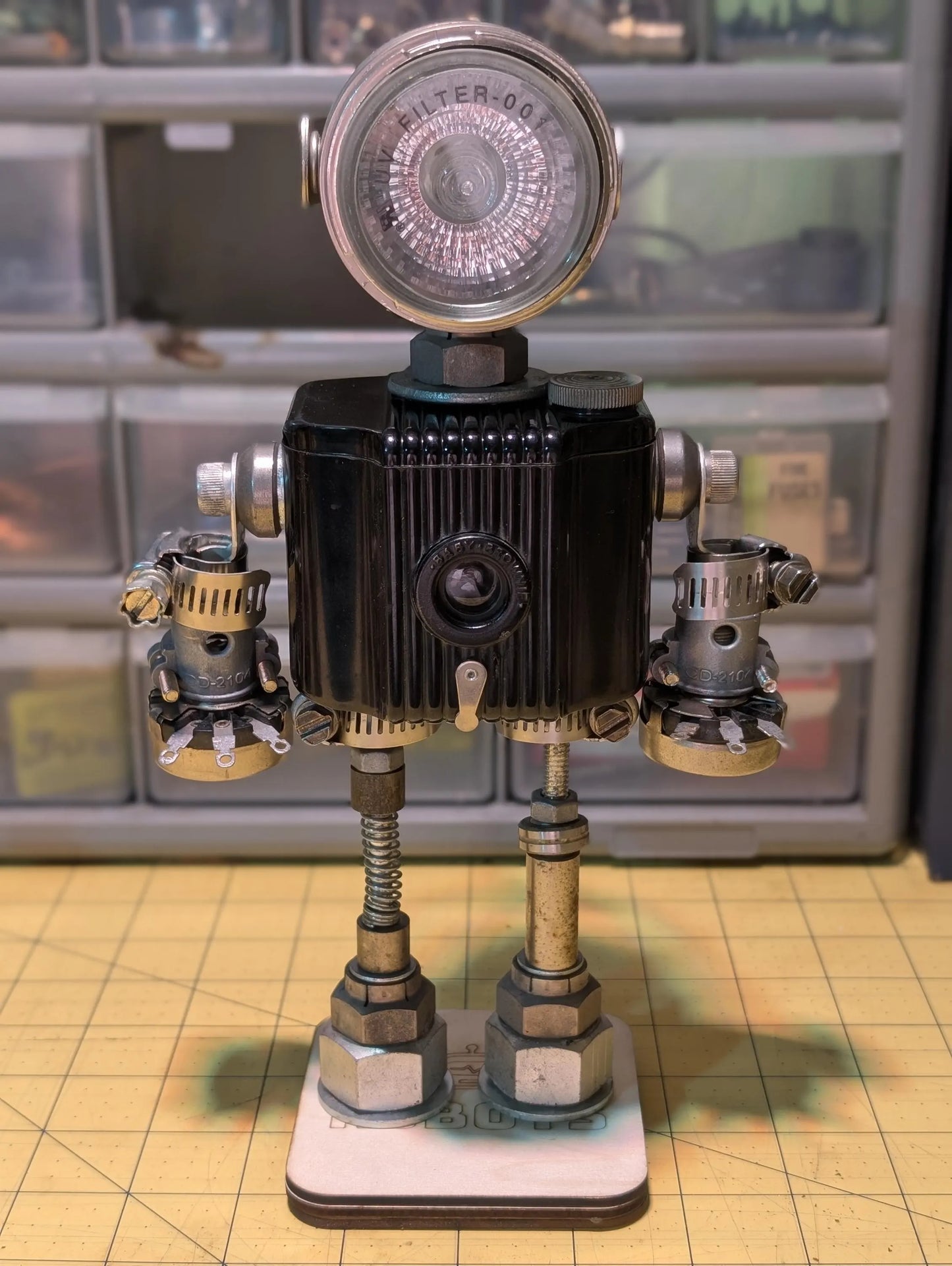 Vintage Browning Camera Robot - R3BOTS