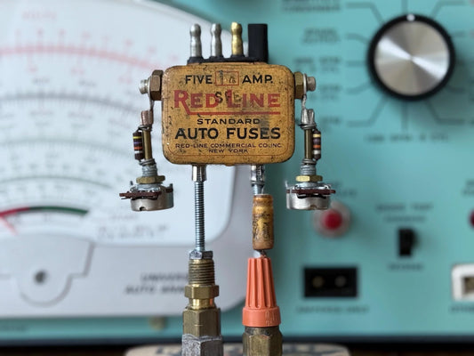 Handcrafted Steampunk Robot Sculpture, Vintage Mechanical Art Decor - R3BOTS