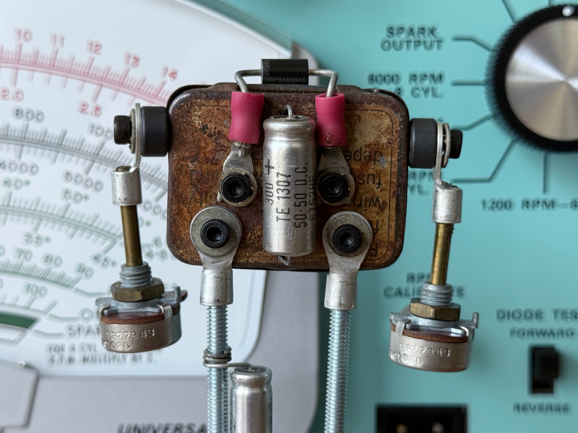 Handcrafted Robot Sculpture - R3BOTS