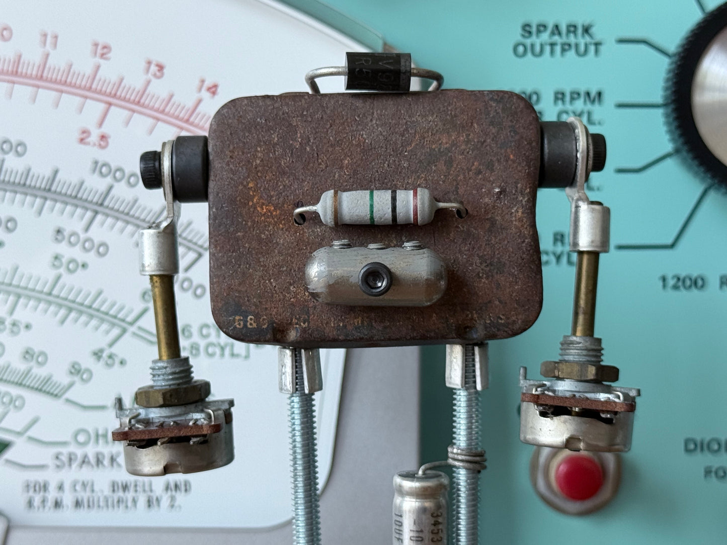 Handcrafted Robot Sculpture - R3BOTS