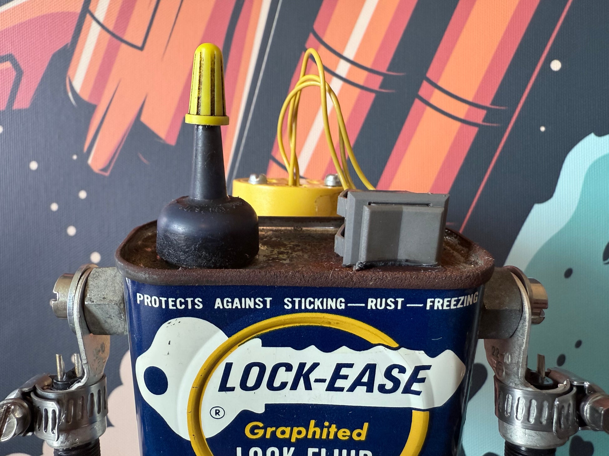 Lock Ease Tin Figurine - R3BOTS