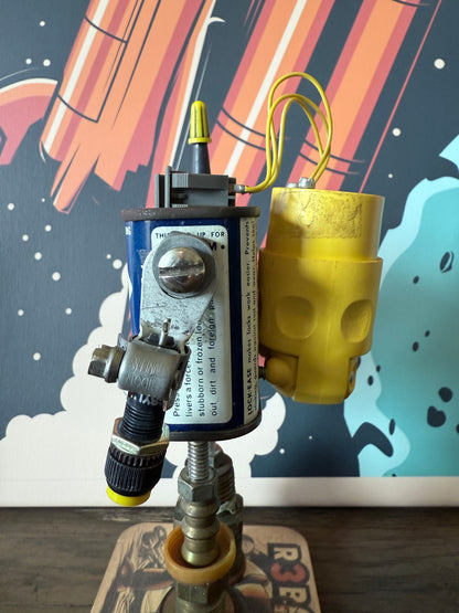 Lock Ease Tin Figurine - R3BOTS