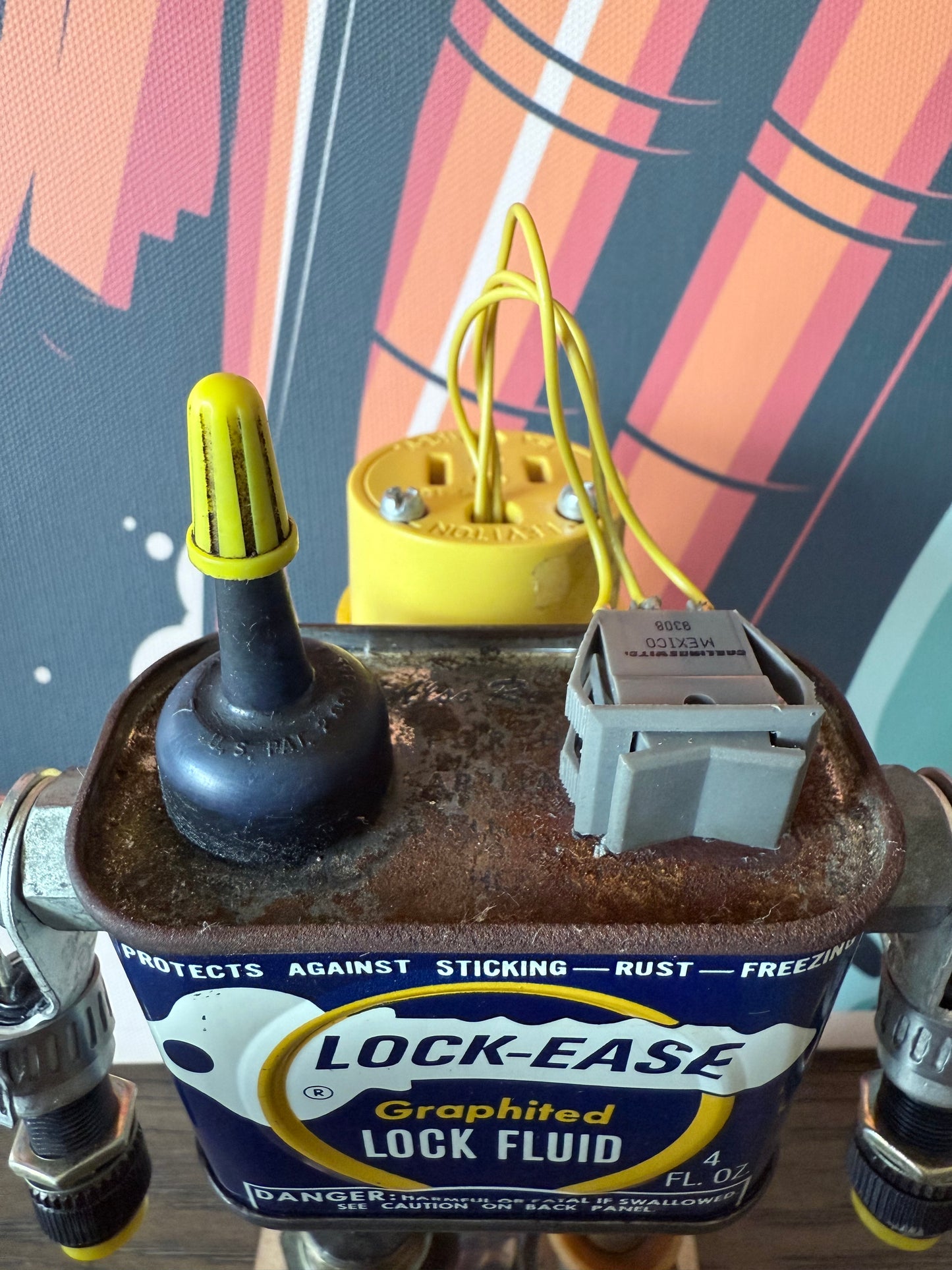 Lock Ease Tin Figurine - R3BOTS